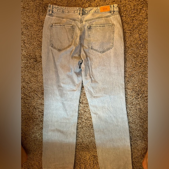 Stradivarius Straight Fit Jeans - Picture 4 of 7